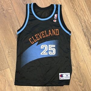 Vintage 90’s Champion Cleveland Cavaliers #25 NBA Jersey Size 36